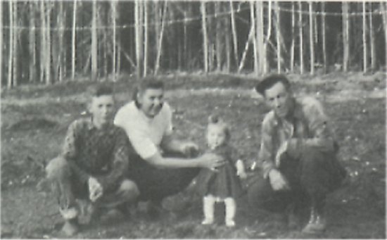 Left to right: Ferdie, Eileen, Donna and Harry Edquist.