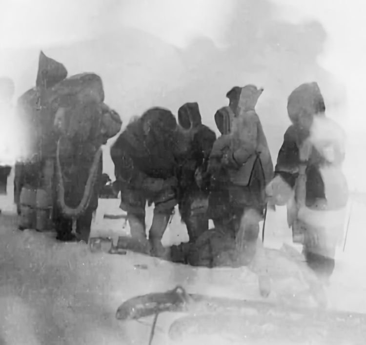 Group of local Inuit - Manitoba or NWT - 1930s