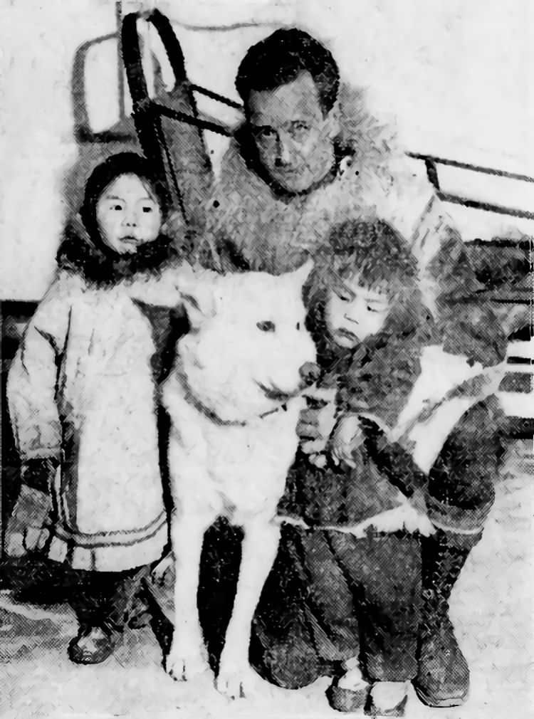 Leland with eskimo children.